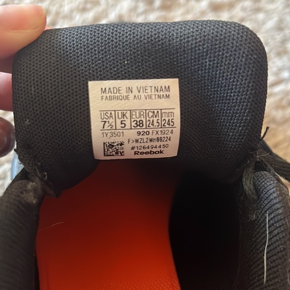 Women’s Reebok sneaker - Picture 4 of 5